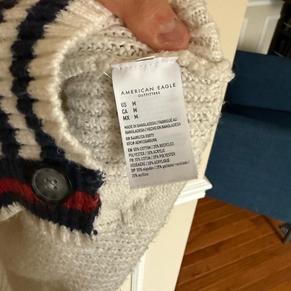 American Eagle Sz M Oversized Cable Knit Button-Up Cardigan Navy, Red & White - Picture 12 of 12